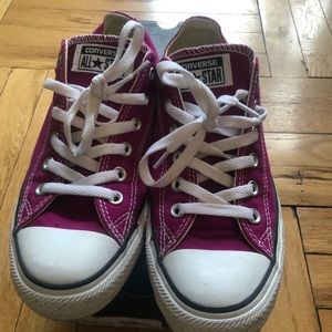 Converse Shoes - Unisex Converse Chuck Taylor Low Top Sneakers Converse Shoes - Unisex Converse Chuck Taylor Low Top Sneakers